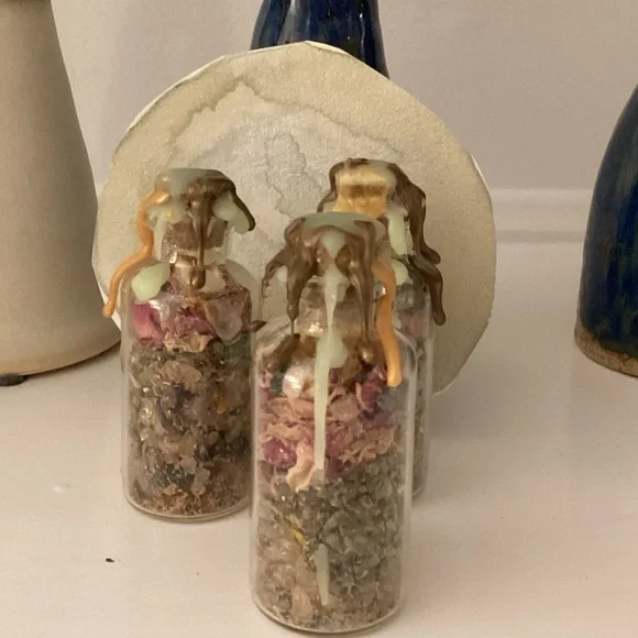 Luck 🍀 intention jar for success, abundance and good fortune with roses 🌹 salt - Picture 4 of 16